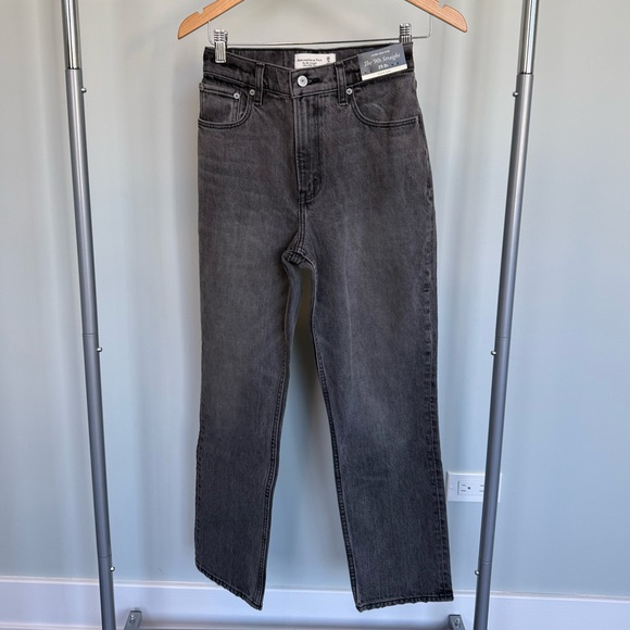 Abercrombie & Fitch Denim - Abercrombie & Fitch 90s Straight Ultra High Rise Jeans size 25 Short Curve Love